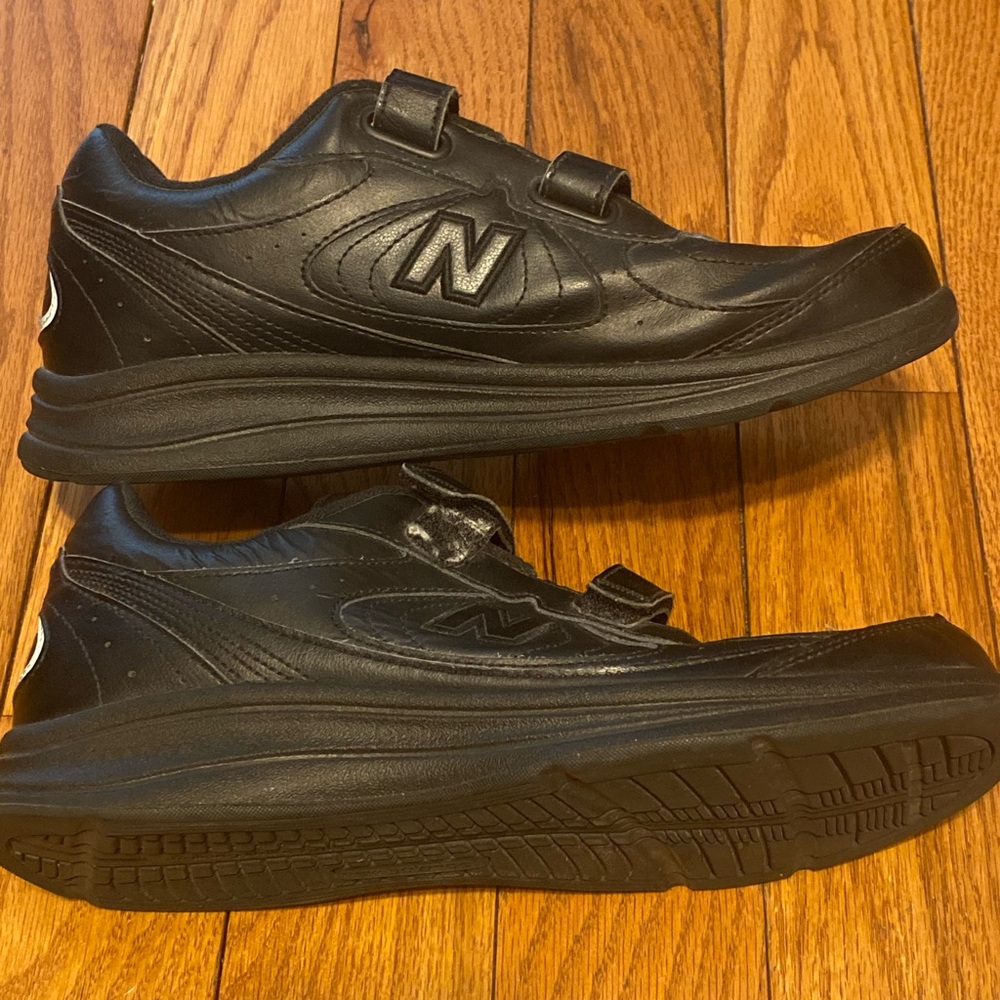 Men's New Balance 577 Black‎ Leather Hook and Loop Walking Shoes Size 10.5 D